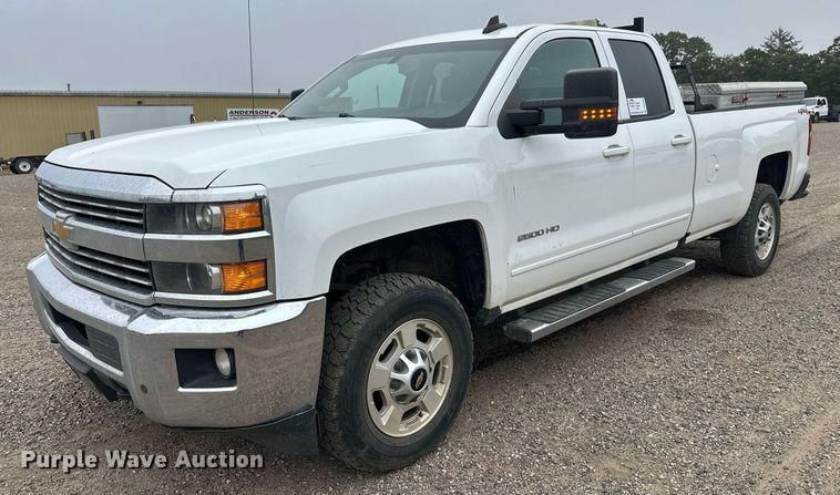 2016 Chevrolet 2500HD Equipment Image0