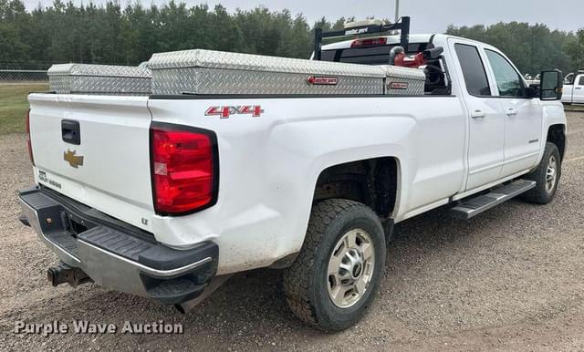 Image of Chevrolet 2500HD equipment image 4