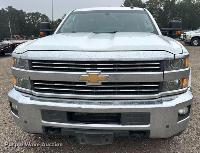 Image of Chevrolet 2500HD equipment image 1
