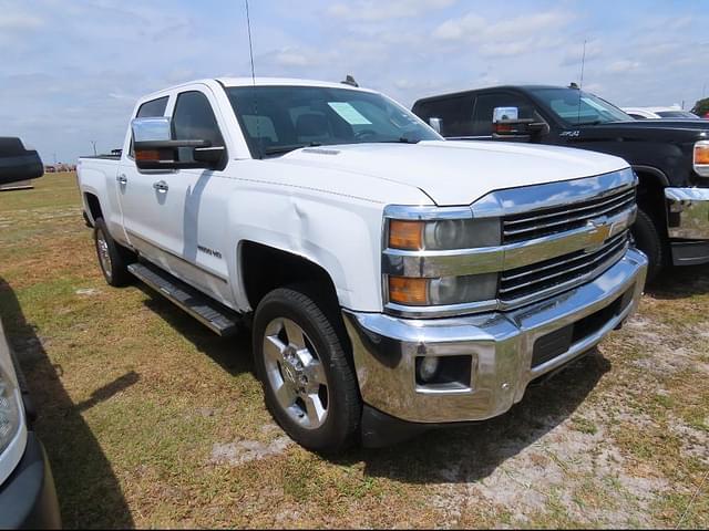 Image of Chevrolet 2500HD equipment image 1