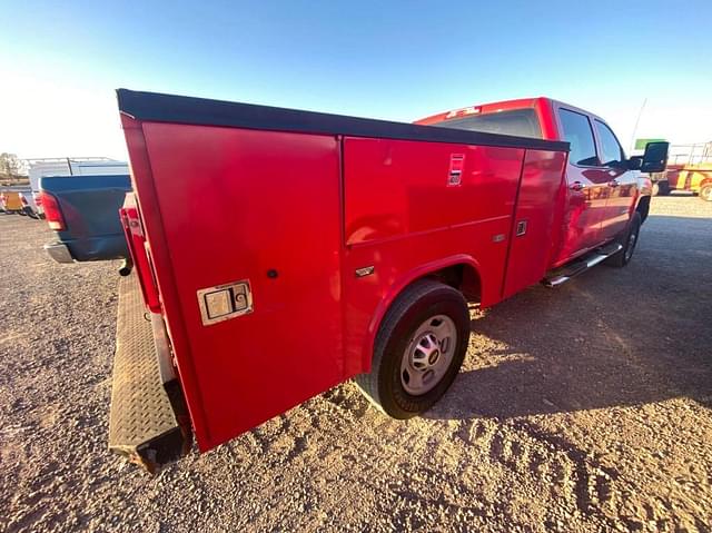 Image of Chevrolet 2500HD equipment image 2