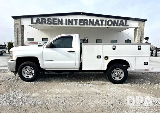 2016 Chevrolet 2500HD Equipment Image0