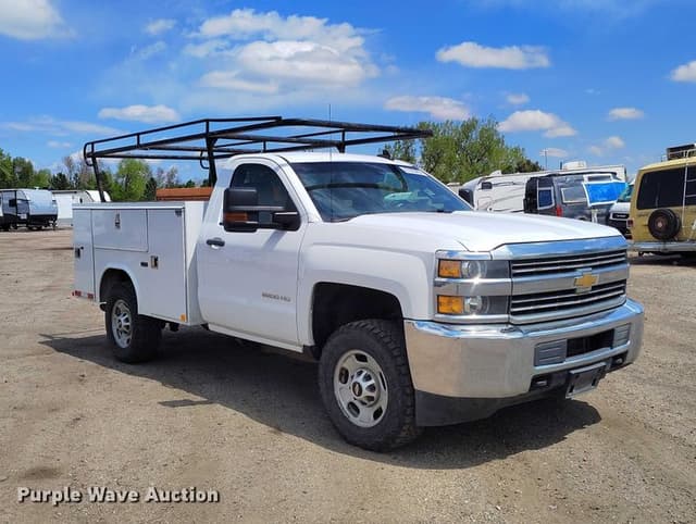 Image of Chevrolet 2500HD equipment image 2