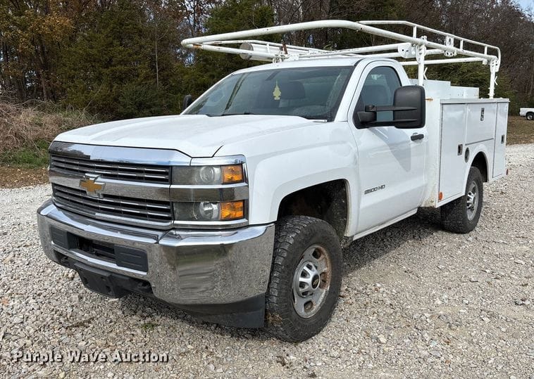2016 Chevrolet 2500HD Equipment Image0