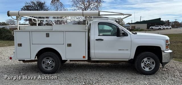 Image of Chevrolet 2500HD equipment image 3