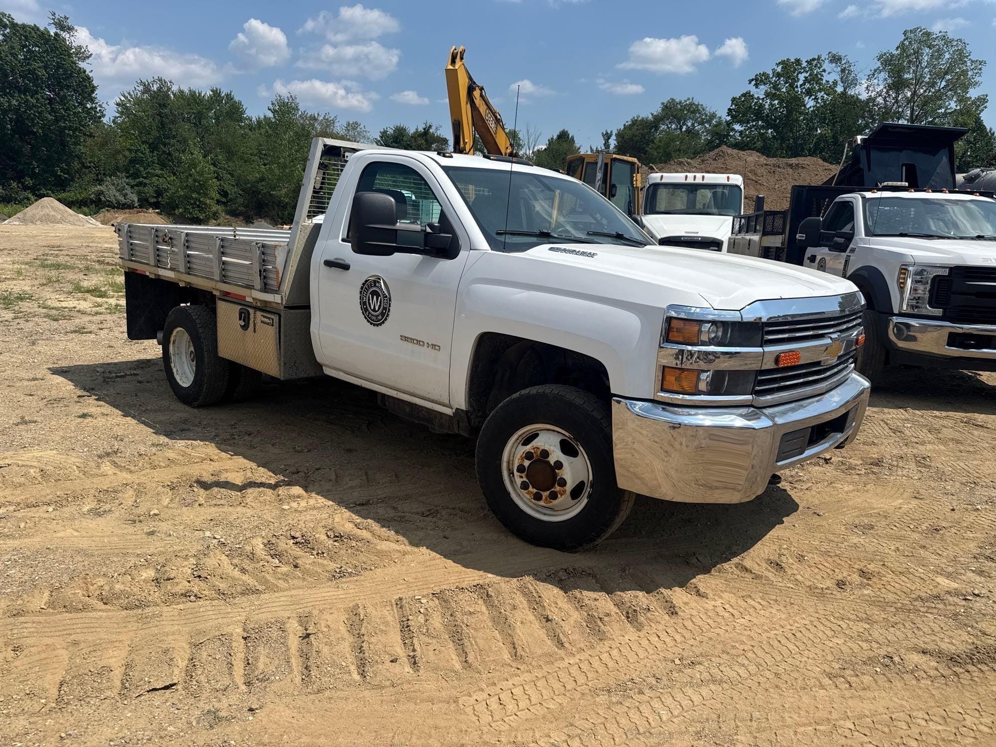 2016 Chevrolet 3500HD Equipment Image0