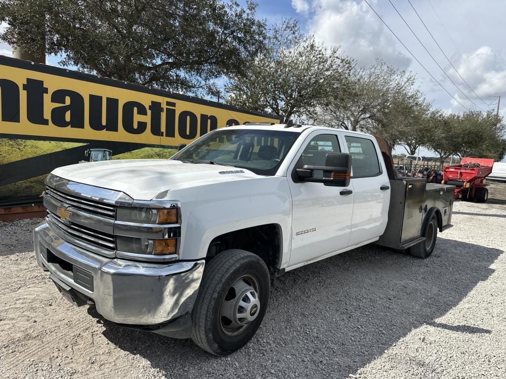 2016 Chevrolet 3500HD Equipment Image0