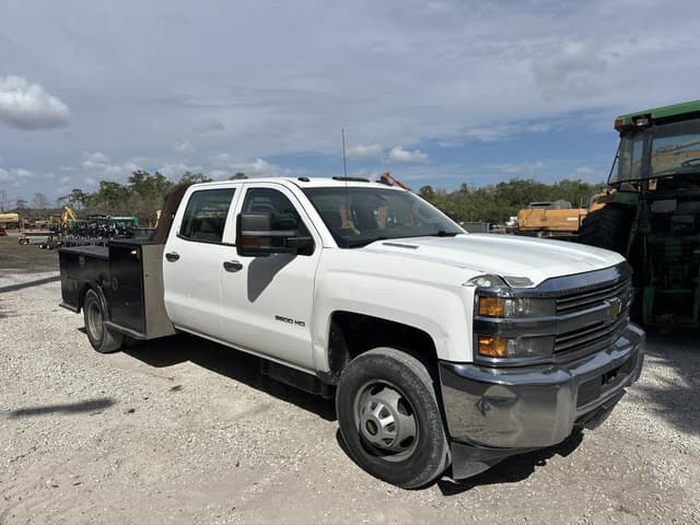 Image of Chevrolet 3500HD equipment image 3