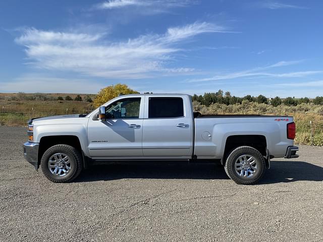 Image of Chevrolet 3500 equipment image 1