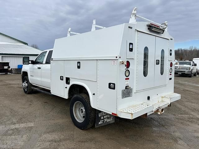Image of Chevrolet 3500HD equipment image 2