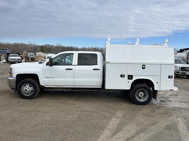 Image of Chevrolet 3500HD equipment image 1
