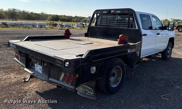 Image of Chevrolet 3500HD equipment image 4