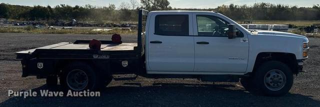 Image of Chevrolet 3500HD equipment image 3