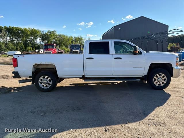 Image of Chevrolet 3500HD equipment image 3
