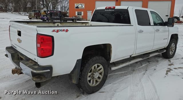 Image of Chevrolet 3500HD equipment image 4