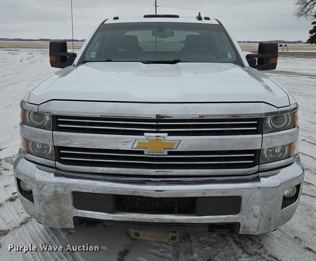 Image of Chevrolet 3500HD equipment image 1