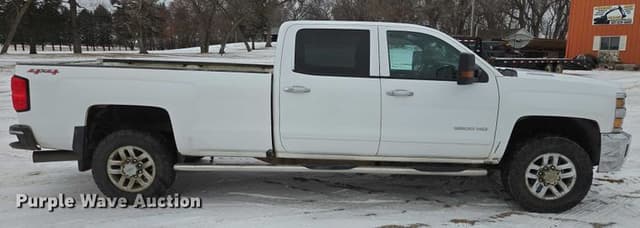 Image of Chevrolet 3500HD equipment image 3