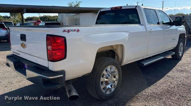 Image of Chevrolet 3500HD equipment image 4