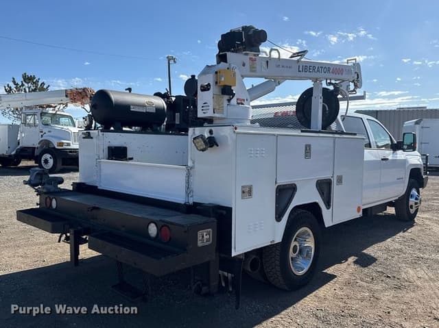 Image of Chevrolet 3500HD equipment image 4