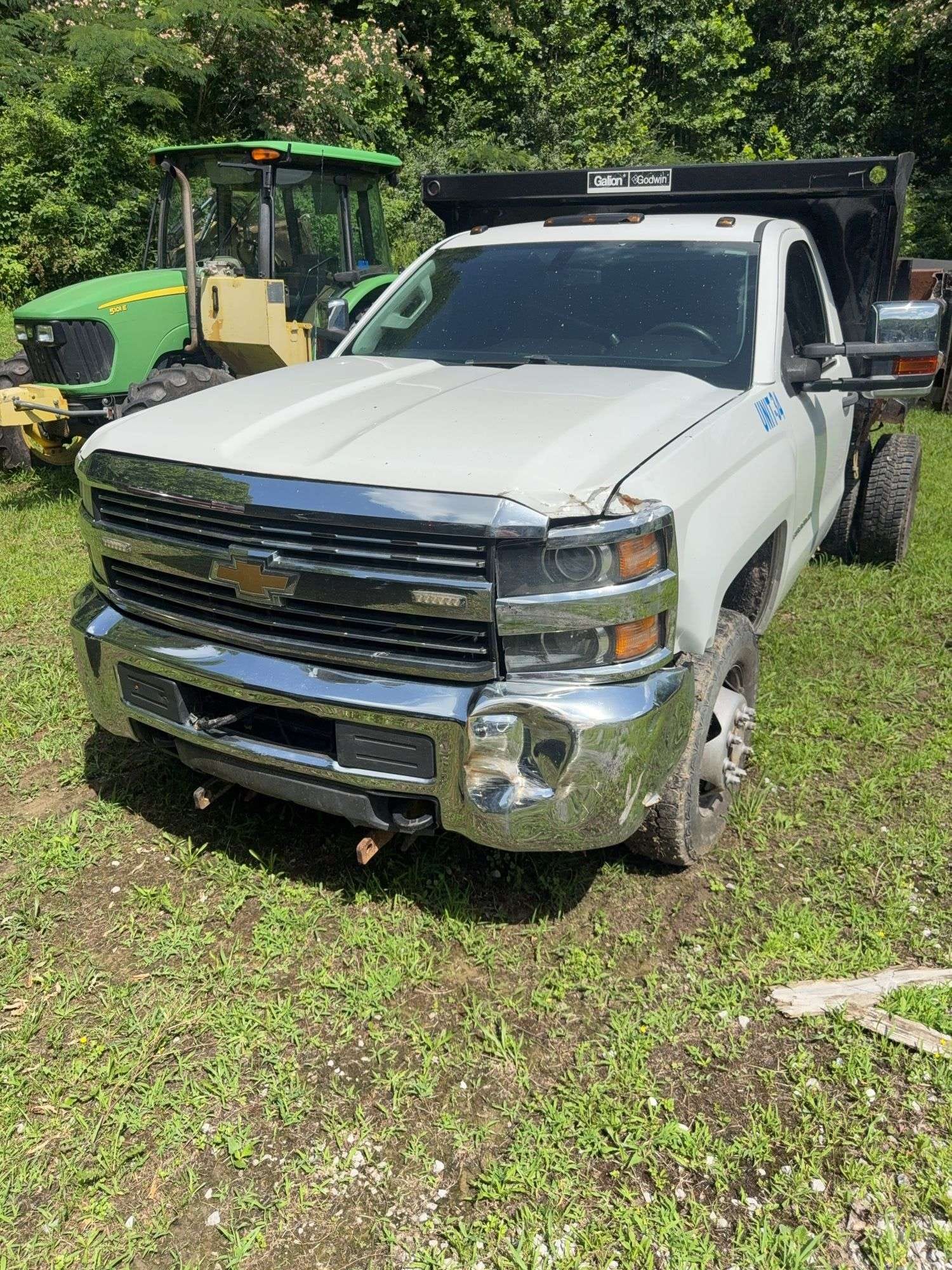 2016 Chevrolet 3500HD Equipment Image0