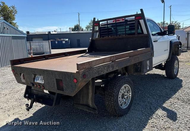 Image of Chevrolet 3500HD equipment image 4