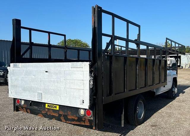 Image of Chevrolet 3500HD equipment image 4