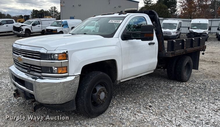 2016 Chevrolet 3500HD Equipment Image0