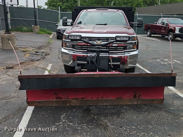 Image of Chevrolet Silverado equipment image 1