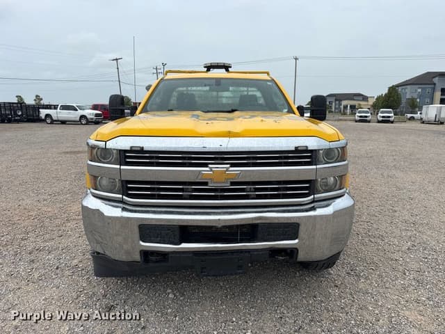 Image of Chevrolet 3500HD equipment image 1