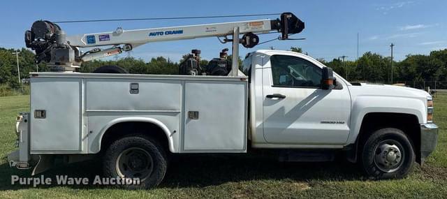 Image of Chevrolet 3500HD equipment image 3