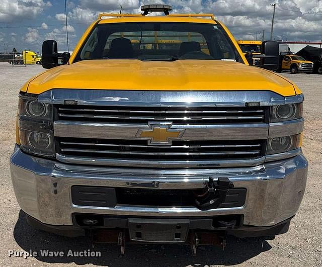 Image of Chevrolet 3500HD equipment image 1