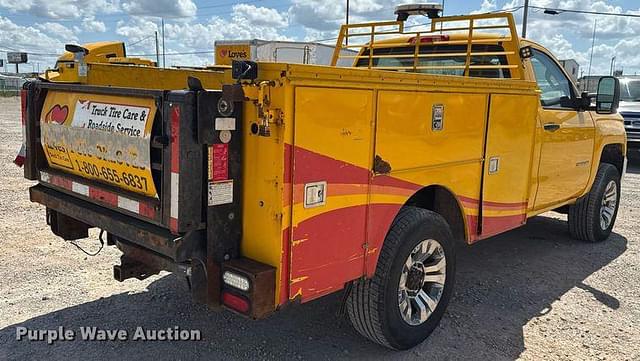 Image of Chevrolet 3500HD equipment image 4