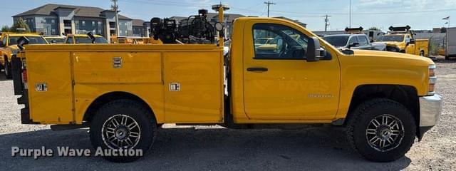 Image of Chevrolet 3500HD equipment image 3