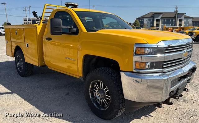 Image of Chevrolet 3500HD equipment image 2