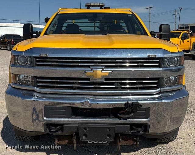 Image of Chevrolet 3500HD equipment image 1