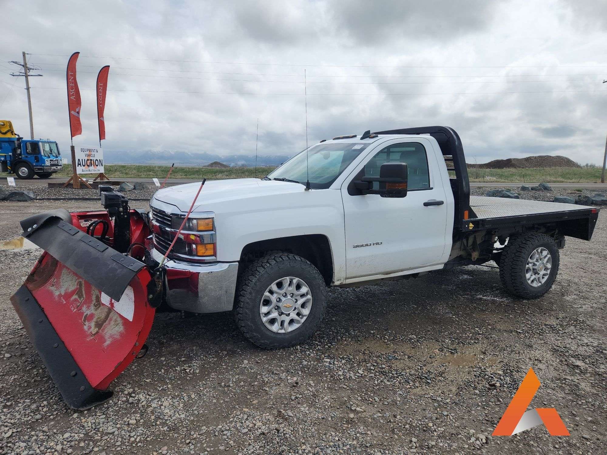 2016 Chevrolet 3500HD Equipment Image0