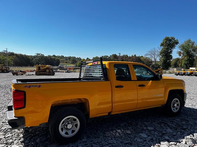 Image of Chevrolet Silverado equipment image 2