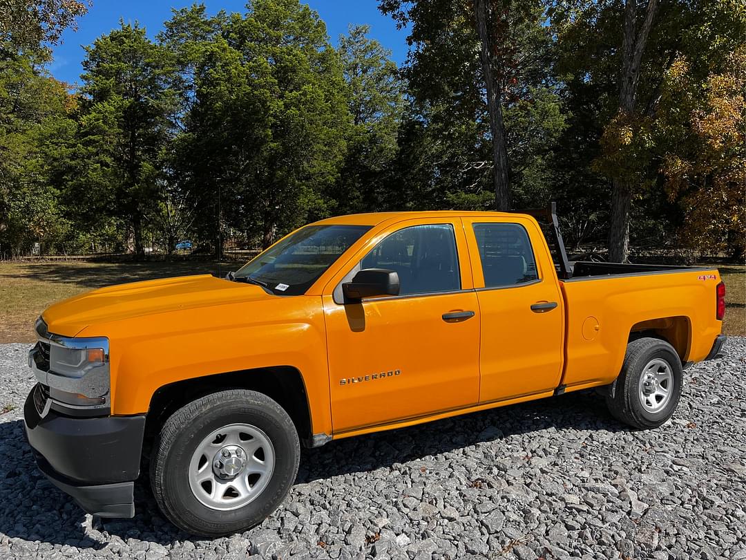 Image of Chevrolet Silverado Primary image