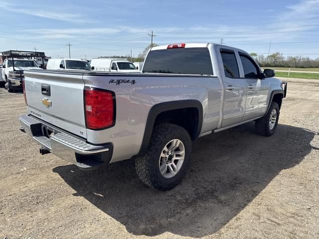 Image of Chevrolet Silverado equipment image 3