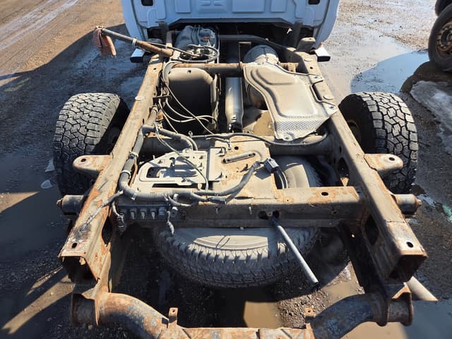 Image of Chevrolet Silverado equipment image 4