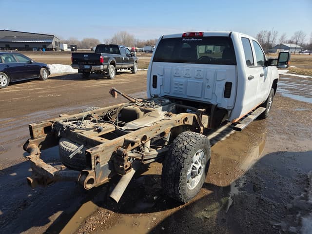 Image of Chevrolet Silverado equipment image 3