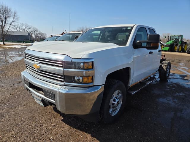Image of Chevrolet Silverado equipment image 1