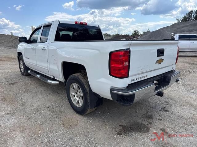Image of Chevrolet Silverado equipment image 3