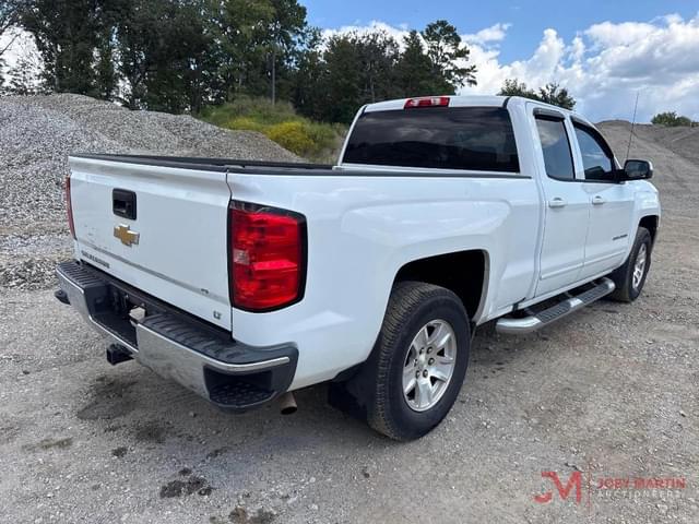 Image of Chevrolet Silverado equipment image 2