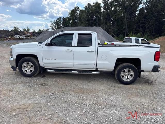 Image of Chevrolet Silverado equipment image 4