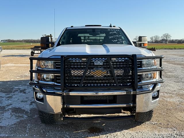 Image of Chevrolet Silverado equipment image 1