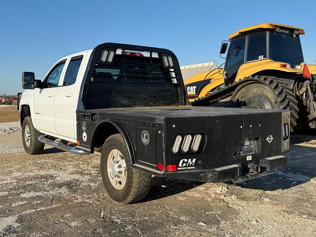 Image of Chevrolet Silverado equipment image 4