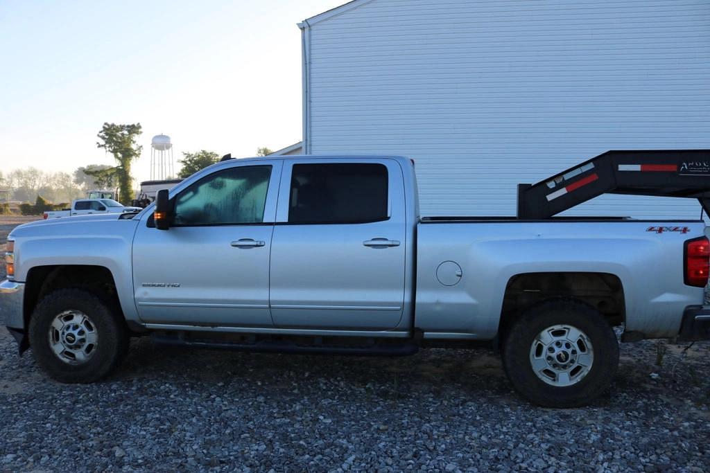 Image of Chevrolet Silverado Primary image