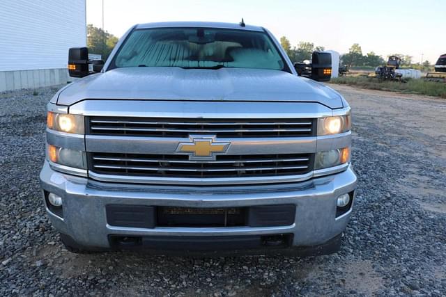 Image of Chevrolet Silverado equipment image 4