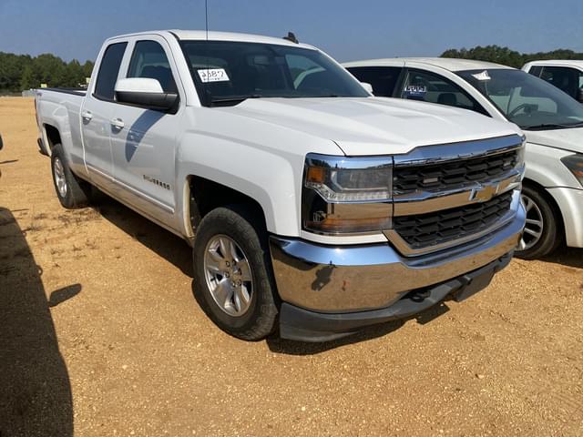 Image of Chevrolet Silverado equipment image 3